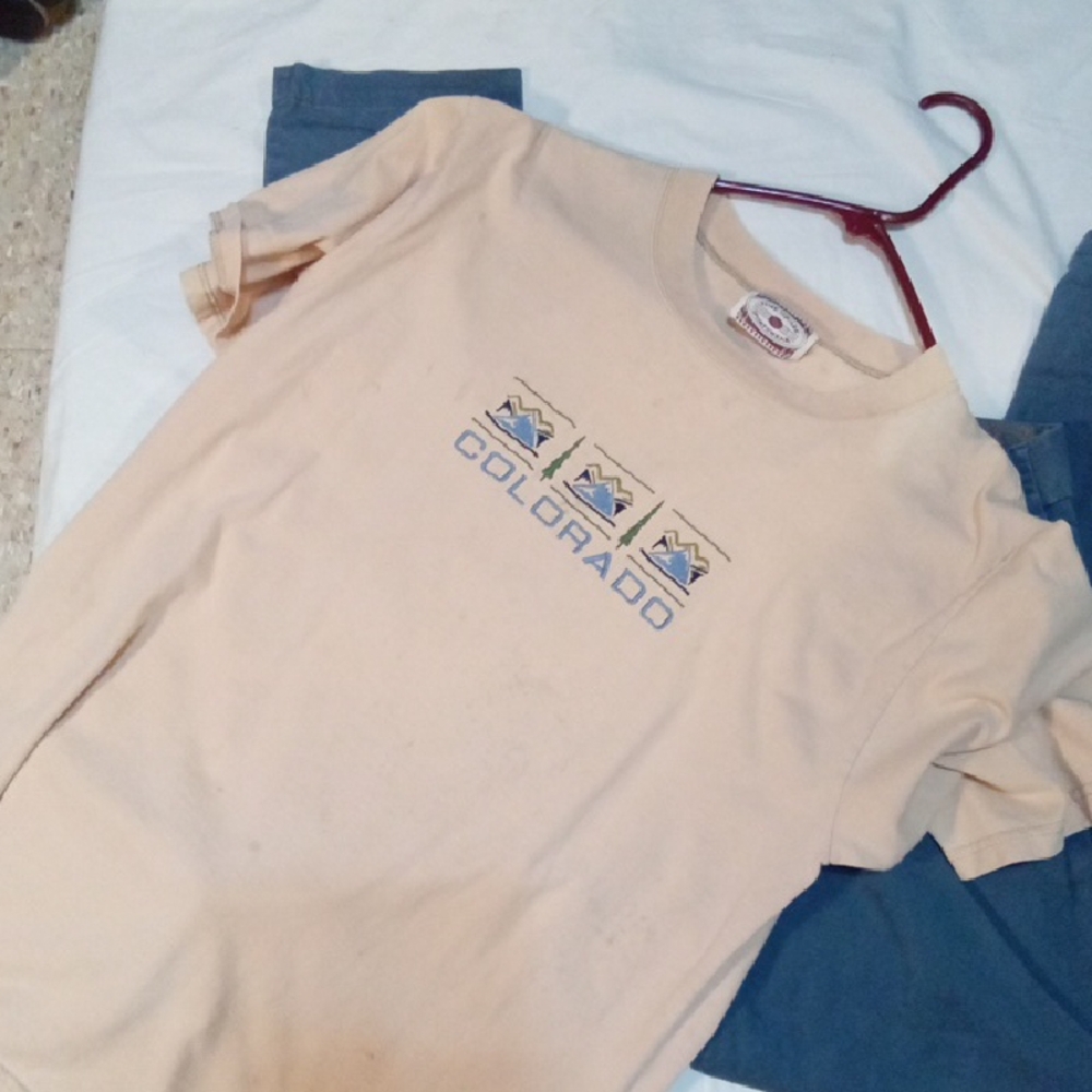 Colorado Graphic Kids T-Shirt - Cream Vintage With Small Markings As Photoed